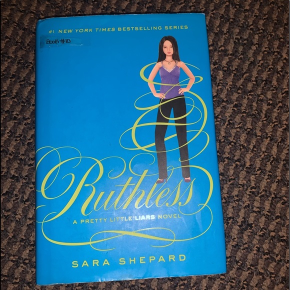 Pretty little liars hard cover book - Picture 1 of 2